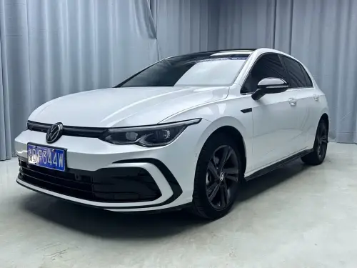 Volkswagen Golf, 2022