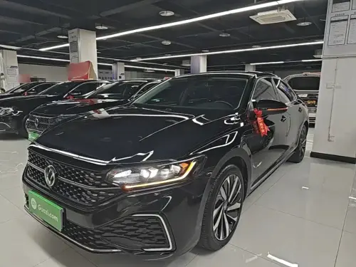 Volkswagen Passat, 2022