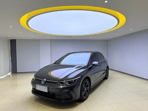 Volkswagen Golf, 2022