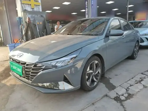 Hyundai Elantra, 2022