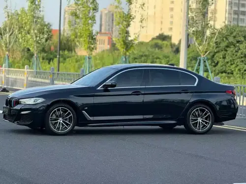 BMW 5-Series, 2026