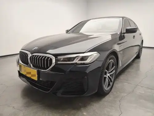 BMW 5-Series, 2022