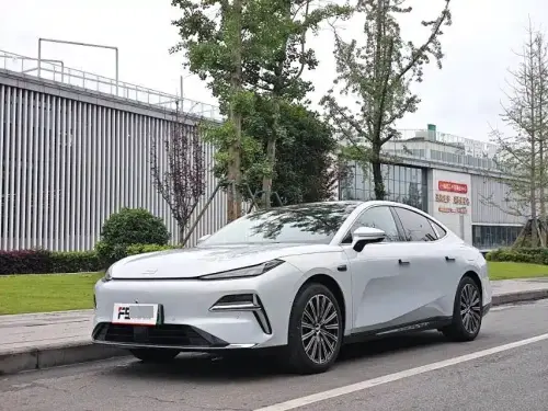 Geely Galaxy Xingyao 8, 2025