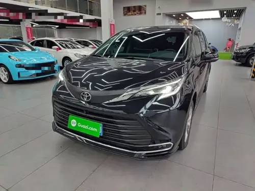 Toyota Sienna, 2025