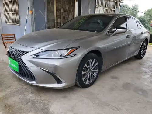 Lexus ES, 2023