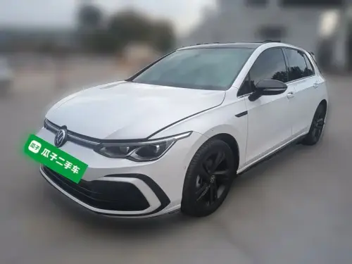Volkswagen Golf, 2024