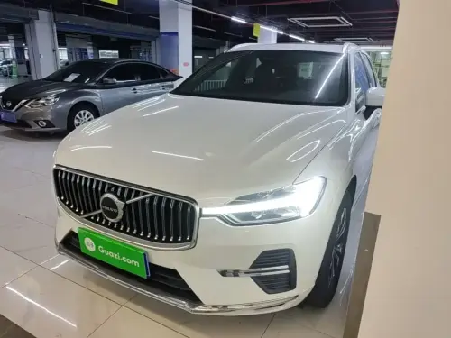 Volvo XC60, 2025