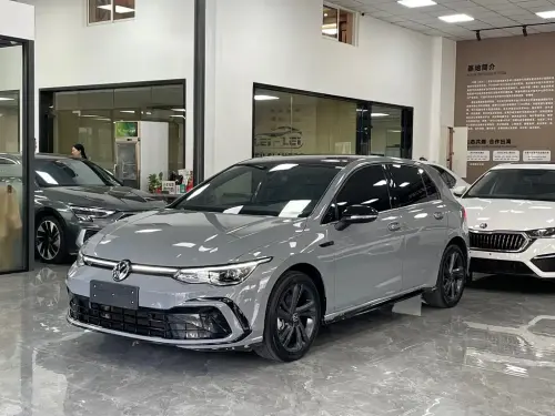 Volkswagen Golf, 2022