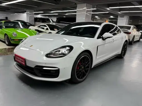 Porsche Panamera, 2022