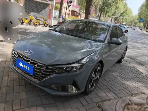 Hyundai Elantra, 2022