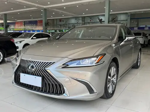 Lexus ES, 2020