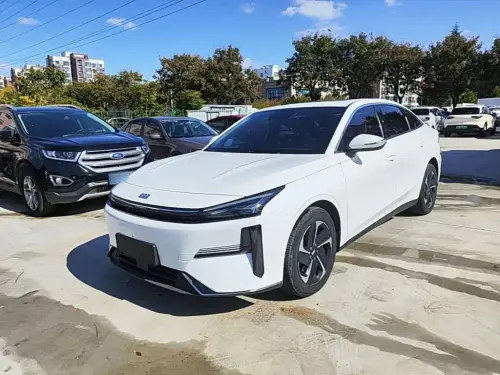 Geely Galaxy L6, 2023