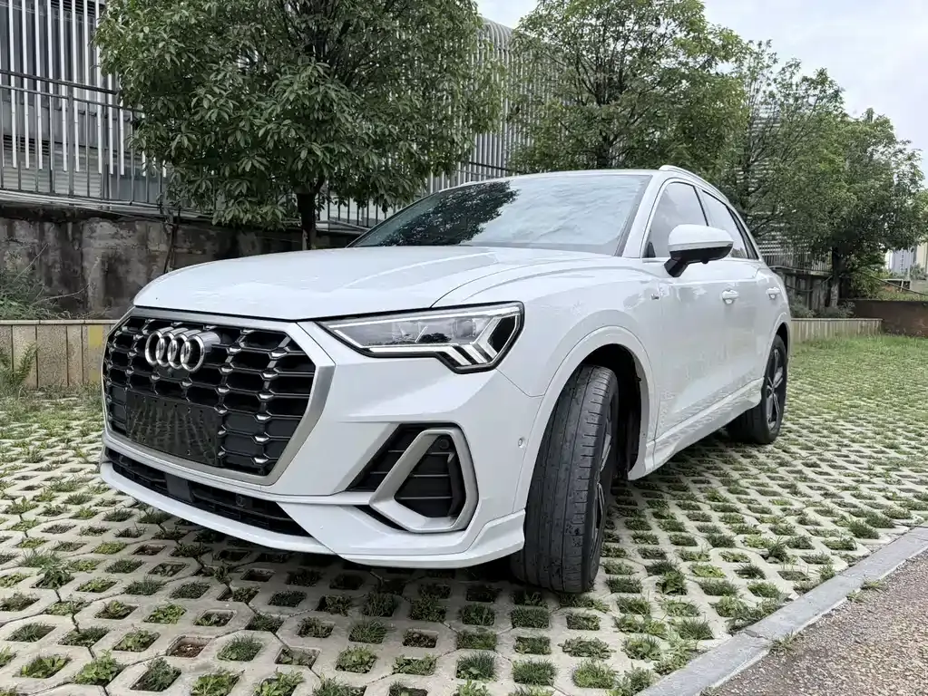 Audi Q3, 2022