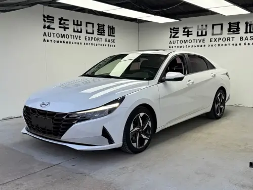 Hyundai Elantra, 2022