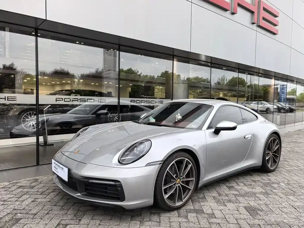 Porsche 911, 2024