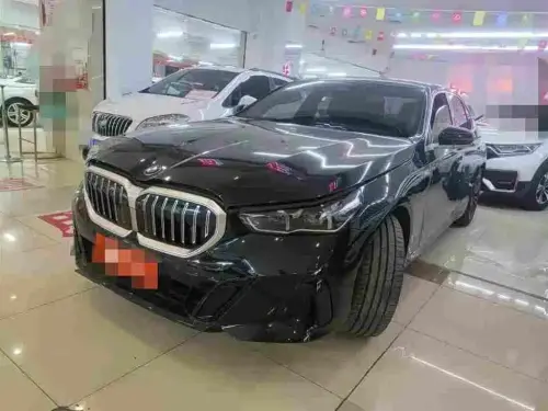 BMW 5-Series, 2025