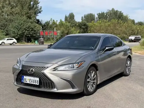 Lexus ES, 2021