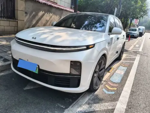 Li Auto L7, 2025