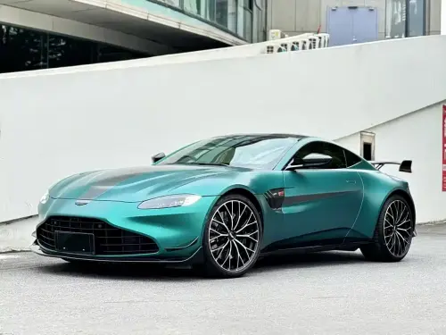 Aston Martin V8 Vantage, 2022