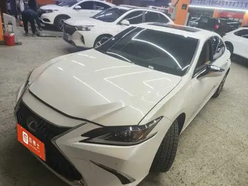Lexus ES, 2023
