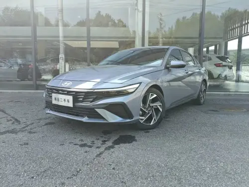 Hyundai Elantra, 2024