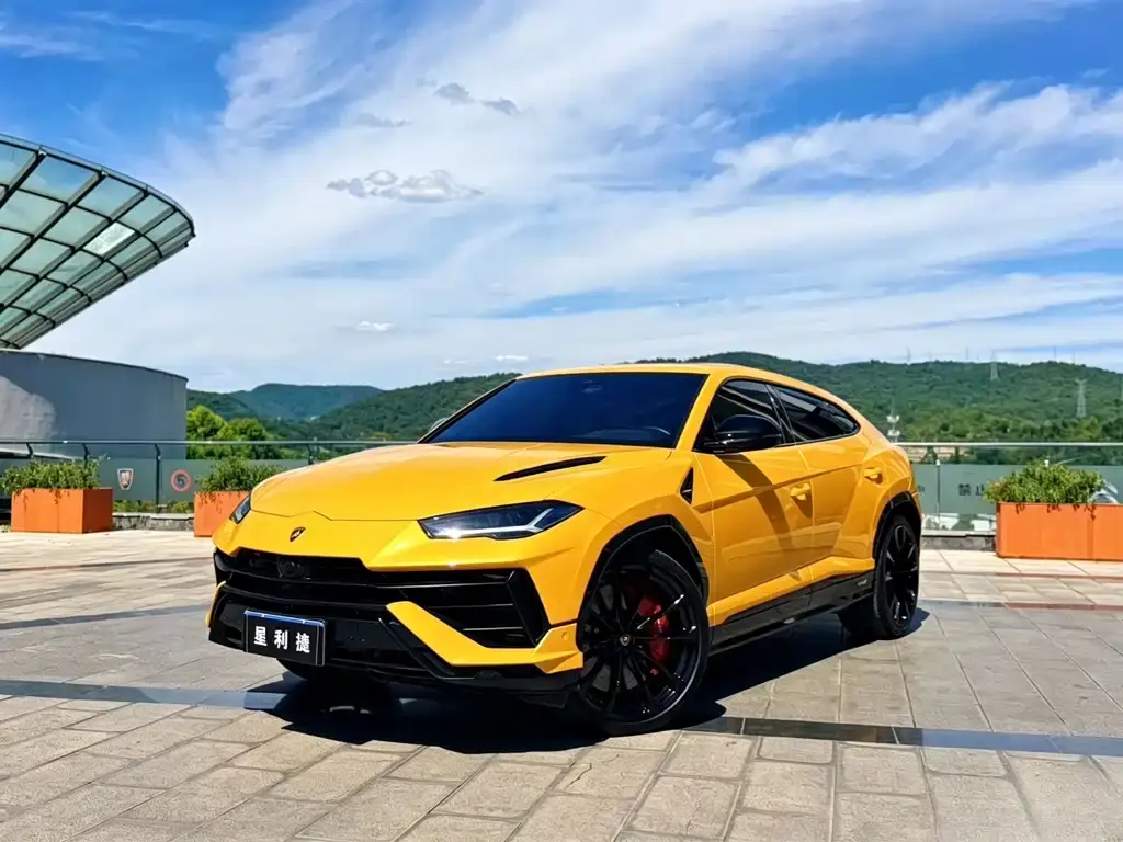 Lamborghini Urus, 2023
