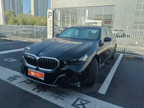 BMW 5-Series, 2025