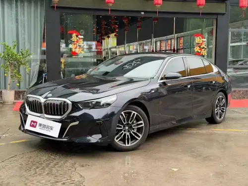BMW 5-Series, 2025