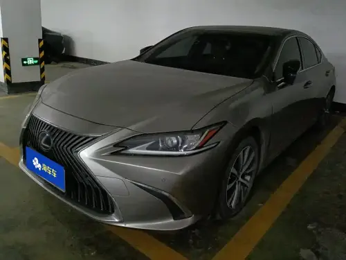 Lexus ES, 2020