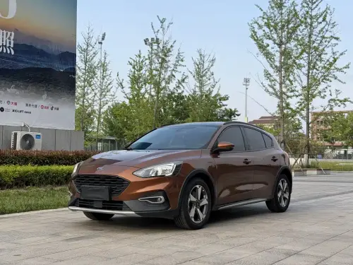 Ford Focus Active, 2020