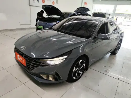 Hyundai Elantra, 2022