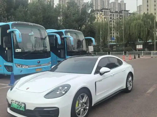 Porsche Panamera, 2022