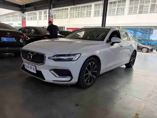 Volvo V60, 2022