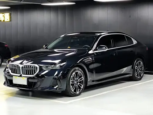 BMW 5-Series, 2025