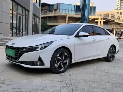 Hyundai Elantra, 2022