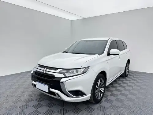 Mitsubishi Outlander, 2022