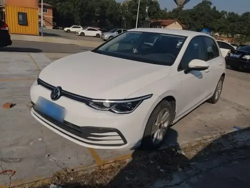 Volkswagen Golf, 2023