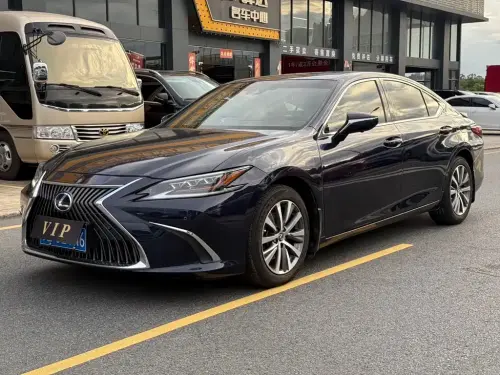 Lexus ES, 2020