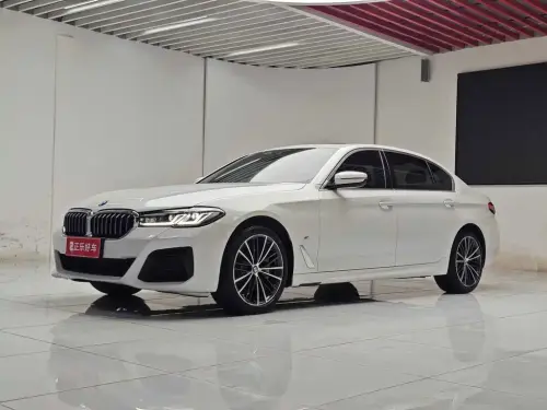 BMW 5-Series, 2022