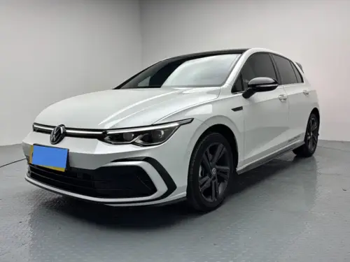 Volkswagen Golf, 2024