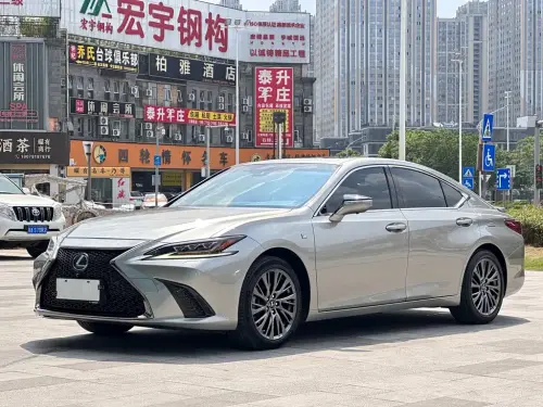 Lexus ES, 2020