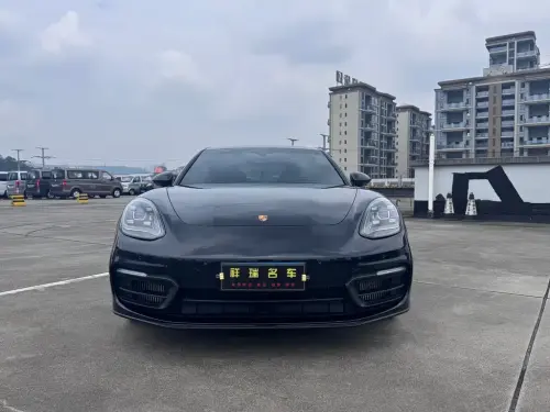 Porsche Panamera, 2022