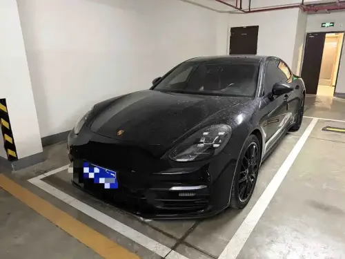 Porsche Panamera, 2023
