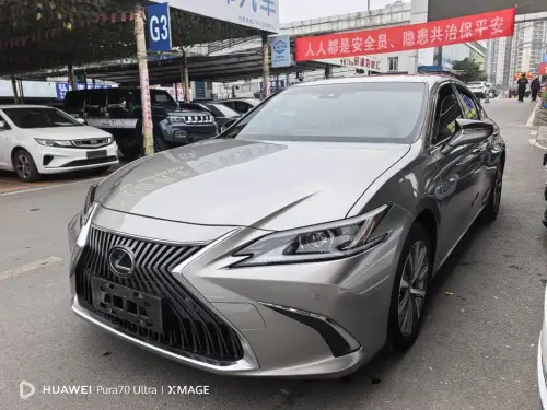 Lexus ES, 2021