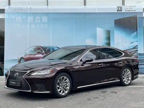 Lexus LS, 2022