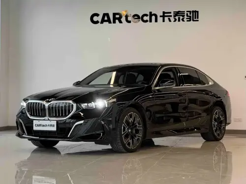 BMW 5-Series, 2025