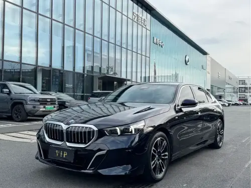 BMW 5-Series, 2024