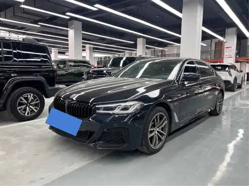 BMW 5-Series, 2022