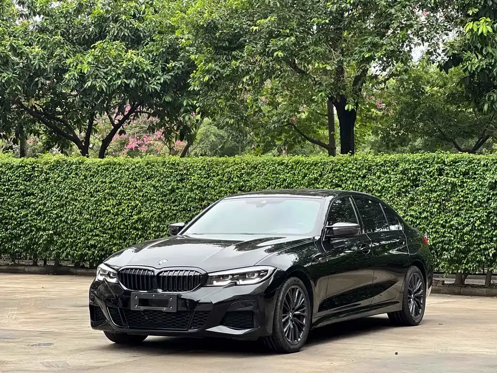 BMW 3-Series, 2022