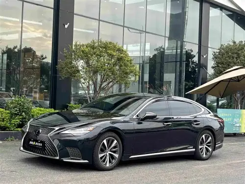 Lexus LS, 2022
